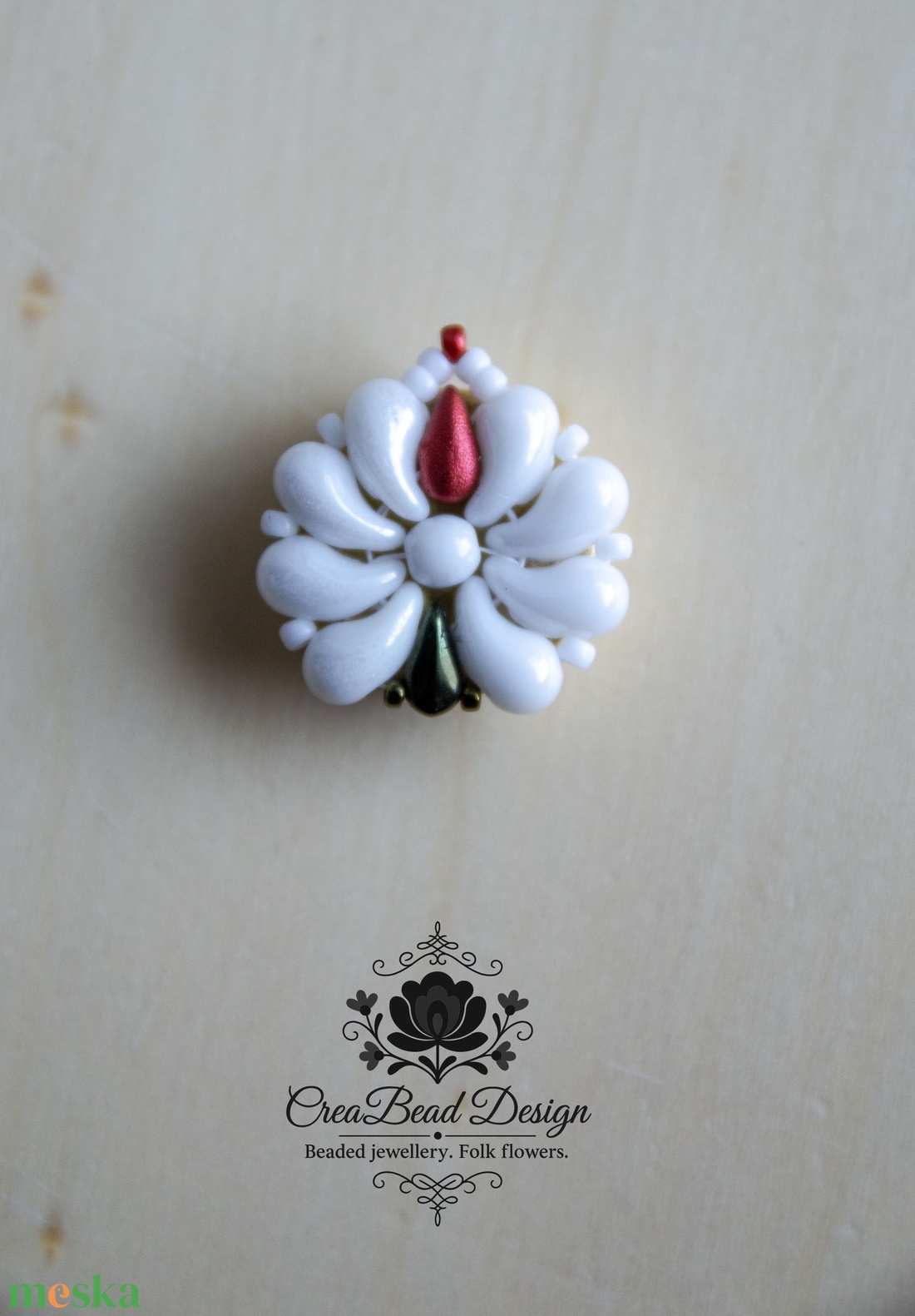 Kézzel készült gyöngyös gombfedő dísz � matyó inspirációval - ékszer - mandzsettagomb - Meska.hu