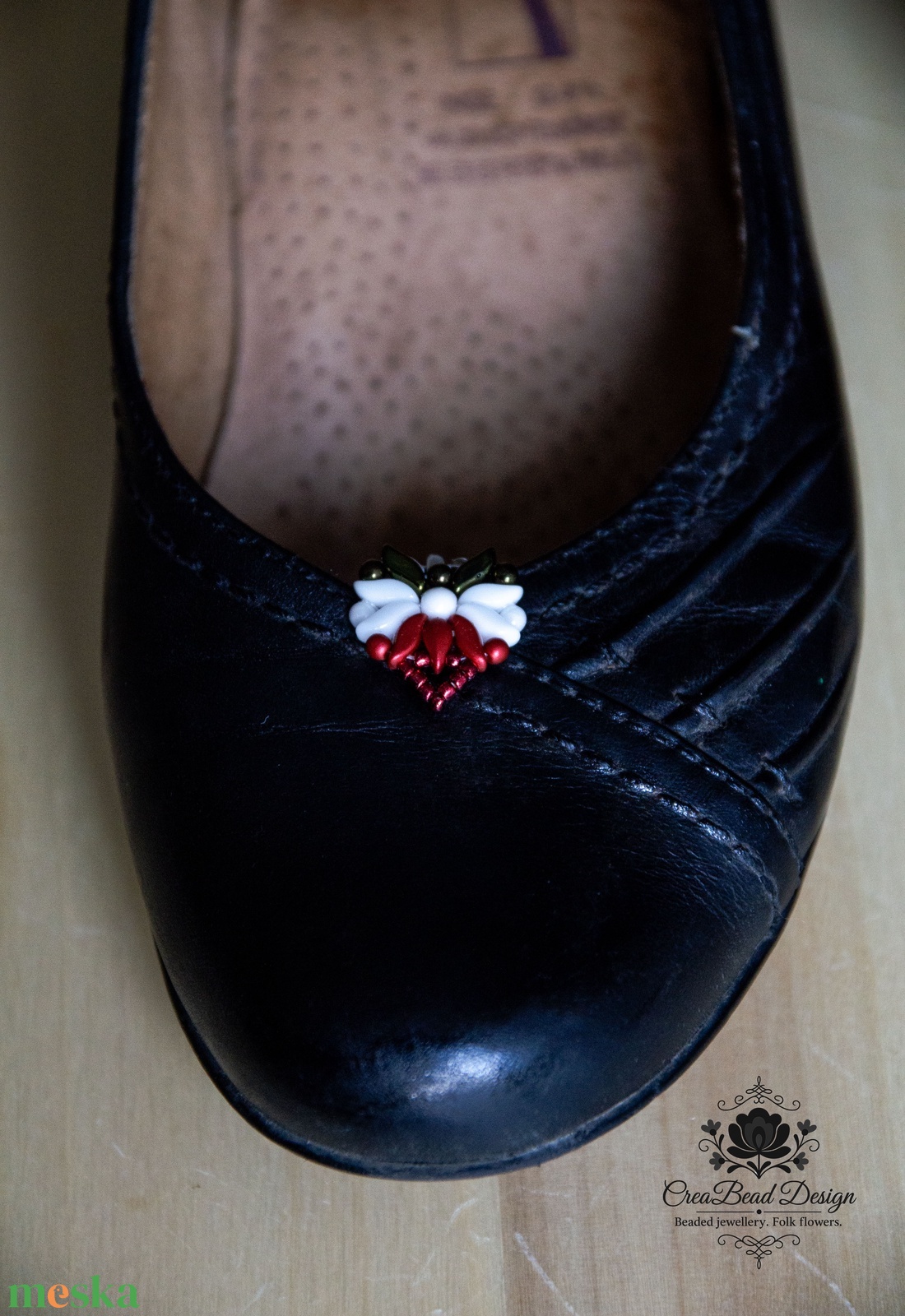 Kézzel készült gyöngyös cipőklipsz � matyó inspirációval - esküvő - cipő és cipőklipsz - Meska.hu