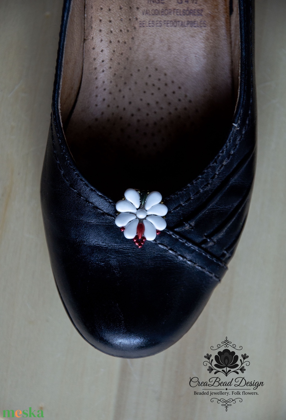 Kézzel készült gyöngyös cipőklipsz � matyó inspirációval - esküvő - cipő és cipőklipsz - Meska.hu