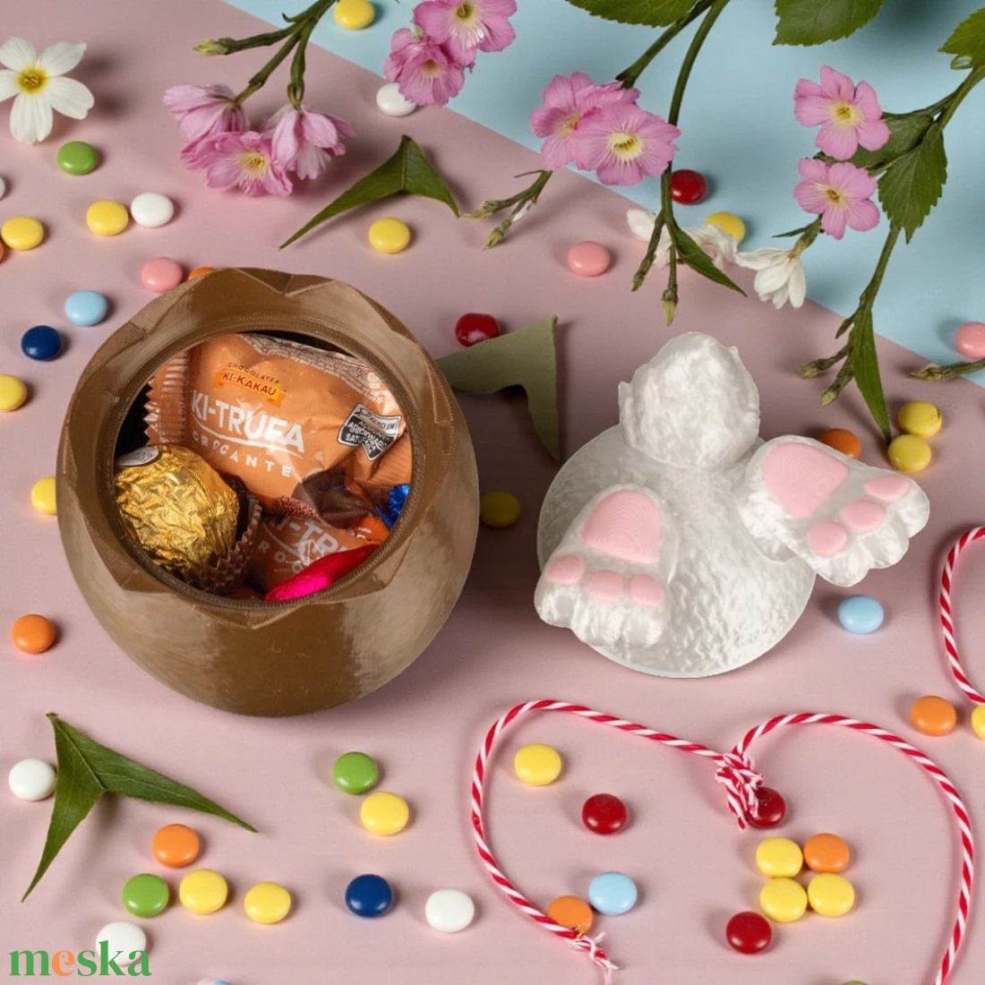 Kíváncsi Nyuszi Édességtartó � Játékos Húsvéti Meglepetés Tojás - ünnepi díszek, dekorációk - húsvéti díszek és dekorációk - húsvéti virágos díszek - Meska.hu