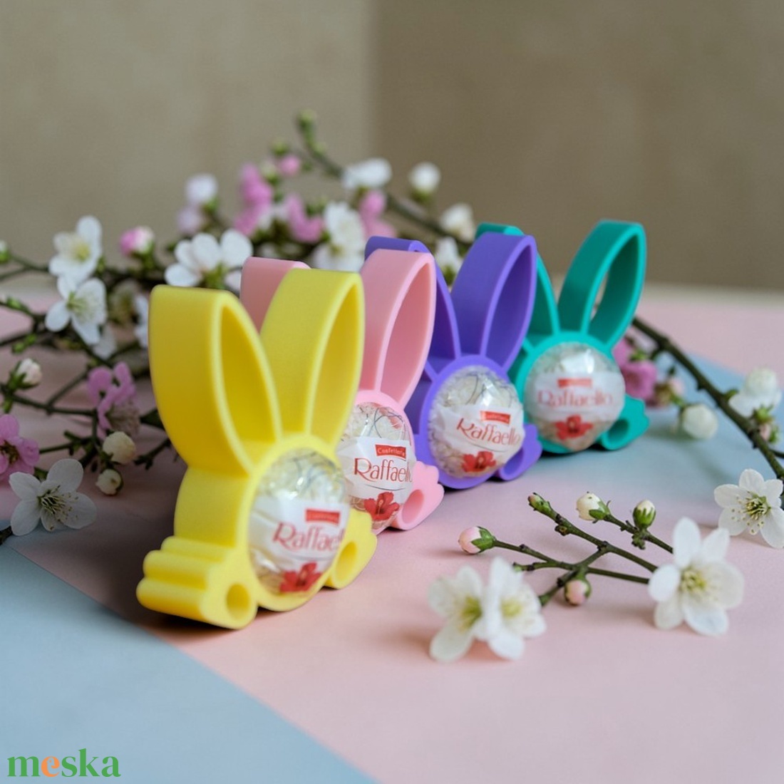 Klasszikus nyuszifüles Raffaello tartó apró tavaszi figyelmességként - Lila - ünnepi díszek, dekorációk - húsvéti díszek és dekorációk - húsvéti tojástartó - Meska.hu