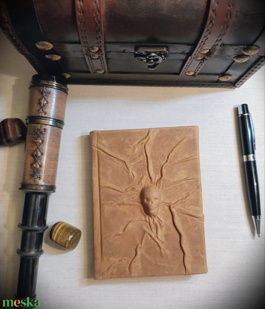 Domborított bőr notesz A6 - otthon & életmód - papír, írószer - jegyzetfüzet & napló - Meska.hu