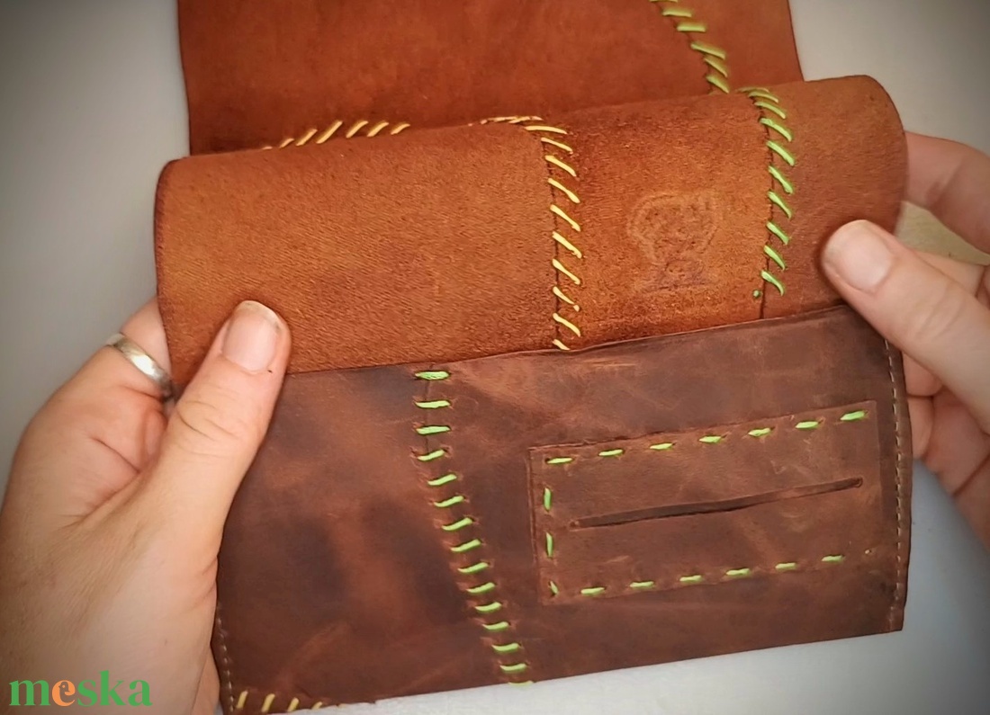 Patchwork bőr dohánytartó cigipapír zsebbel - táska & tok - pénztárca & más tok - dohánytasak & szütyő - Meska.hu Patchwork bőr dohánytartó cigipapír zsebbel - táska & tok - pénztárca & más tok - dohánytasak & szütyő - Meska.hu
