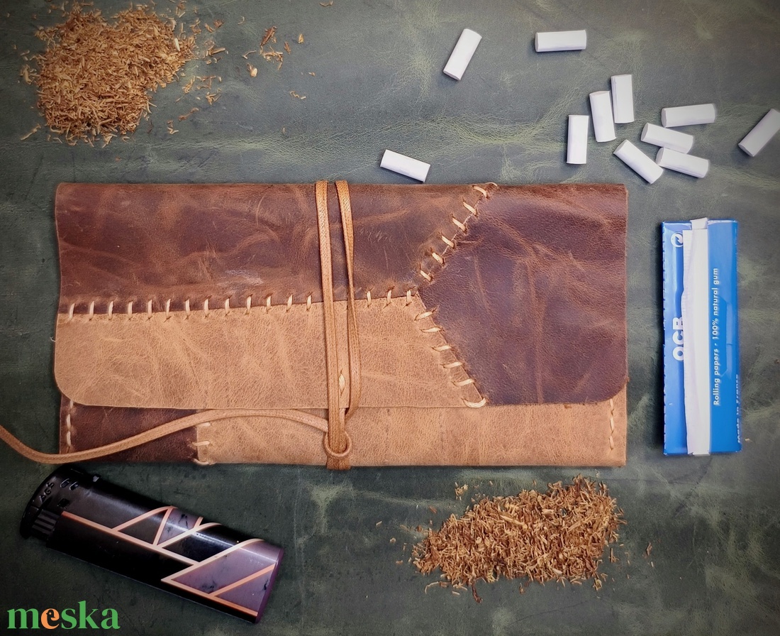 Patchwork bőr dohánytartó cigipapír zsebbel - táska & tok - pénztárca & más tok - dohánytasak & szütyő - Meska.hu