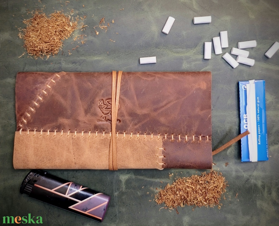 Patchwork bőr dohánytartó cigipapír zsebbel - táska & tok - pénztárca & más tok - dohánytasak & szütyő - Meska.hu