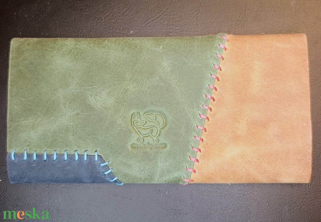 Bohm patchwork bőr dohánytartó cigipapír zsebbel - táska & tok - pénztárca & más tok - dohánytasak & szütyő - Meska.hu Bohm patchwork bőr dohánytartó cigipapír zsebbel - táska & tok - pénztárca & más tok - dohánytasak & szütyő - Meska.hu