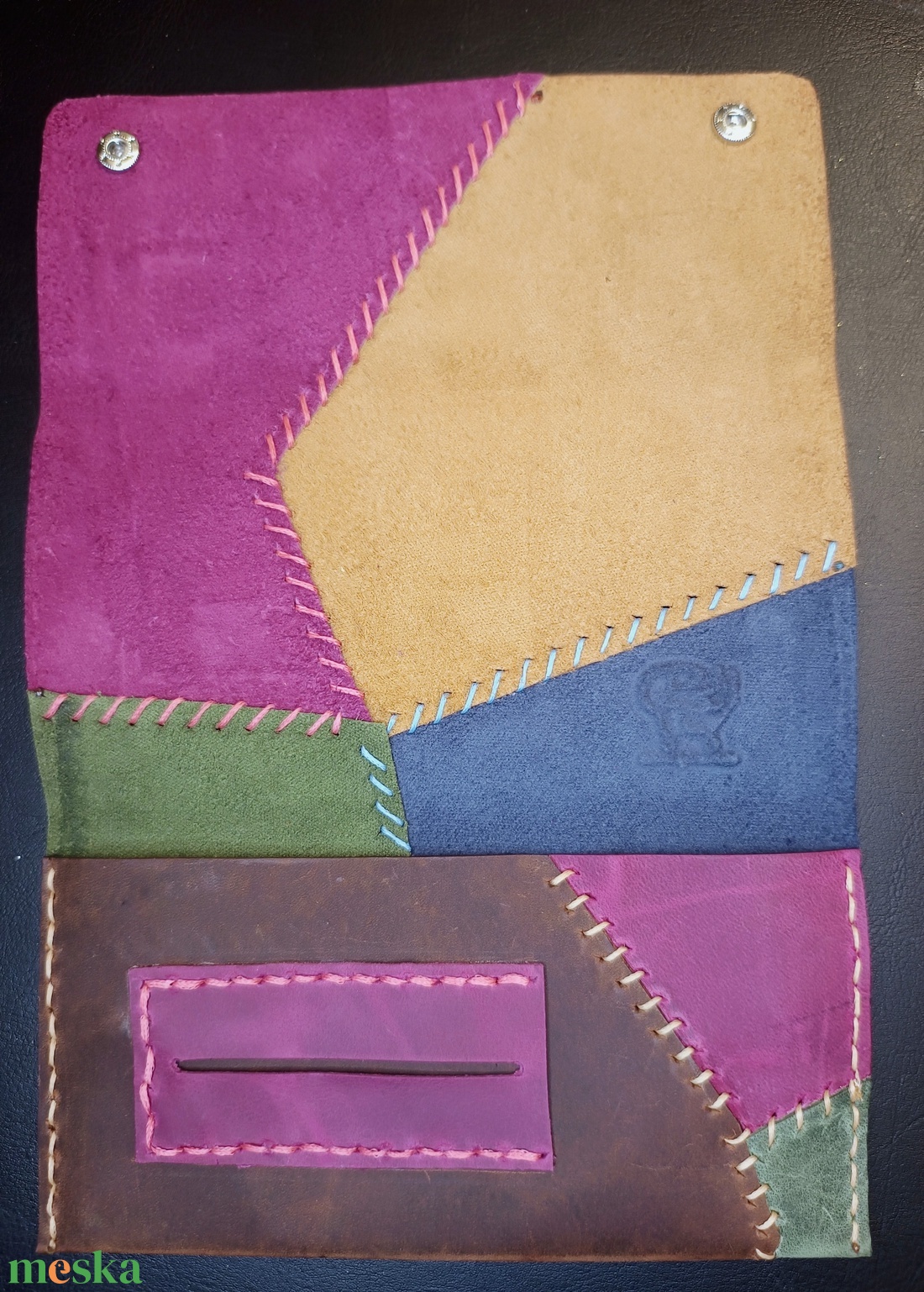 Bohm patchwork bőr dohánytartó cigipapír zsebbel - táska & tok - pénztárca & más tok - dohánytasak & szütyő - Meska.hu Bohm patchwork bőr dohánytartó cigipapír zsebbel - táska & tok - pénztárca & más tok - dohánytasak & szütyő - Meska.hu