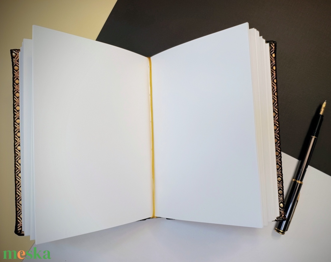 Egyedi bőrkötsű aranymintás napló - otthon & életmód - papír, írószer - jegyzetfüzet & napló - Meska.hu