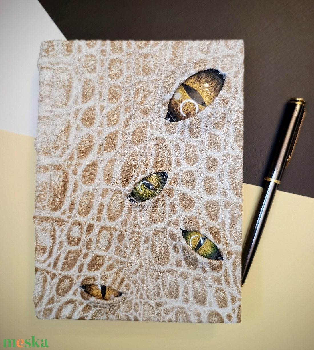 Egyedi bőrkötsű napló szemekkel - otthon & életmód - papír, írószer - jegyzetfüzet & napló - Meska.hu Egyedi bőrkötsű napló szemekkel - otthon & életmód - papír, írószer - jegyzetfüzet & napló - Meska.hu