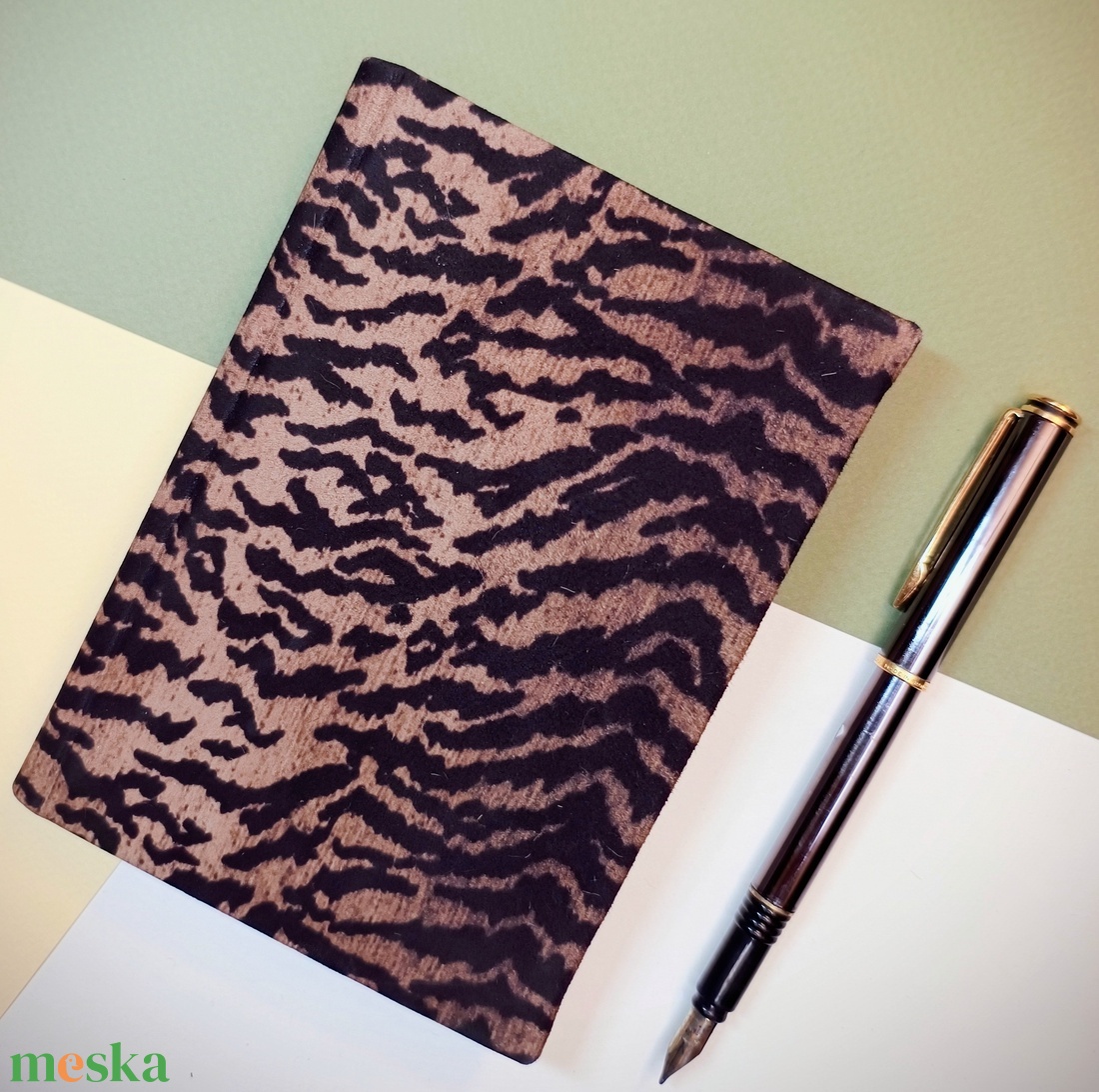 Tigris mintás bőrkötsű napló A6 - otthon & életmód - papír, írószer - jegyzetfüzet & napló - Meska.hu