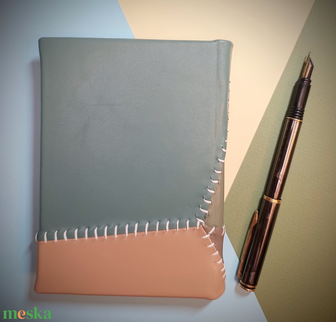 Pasztell patchwork bőrkötsű napló A6 - otthon & életmód - papír, írószer - jegyzetfüzet & napló - Meska.hu Pasztell patchwork bőrkötsű napló A6 - otthon & életmód - papír, írószer - jegyzetfüzet & napló - Meska.hu