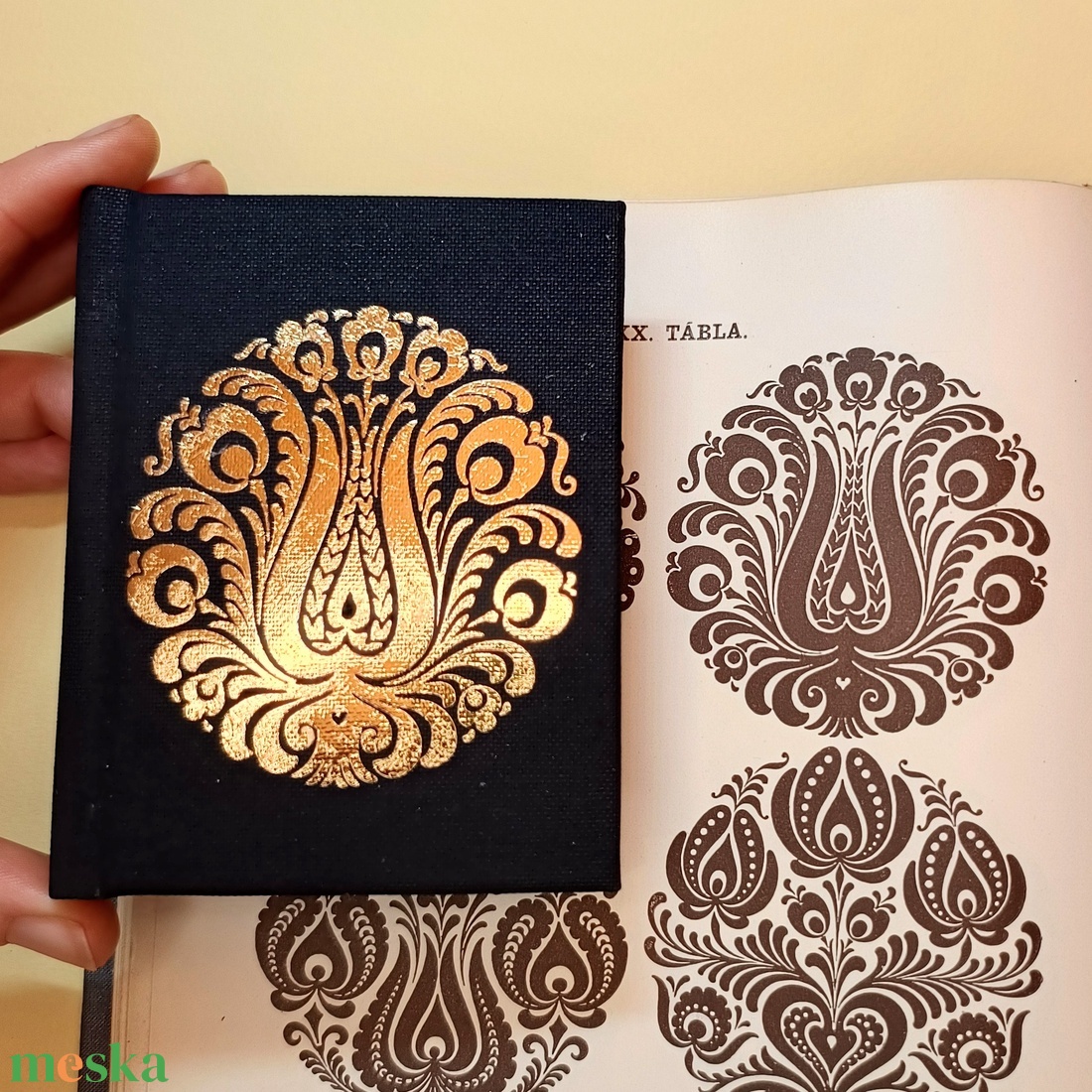 vászon borítású notesz arany népi mintával 7x9cm - otthon & életmód - papír, írószer - jegyzetfüzet & napló - Meska.hu