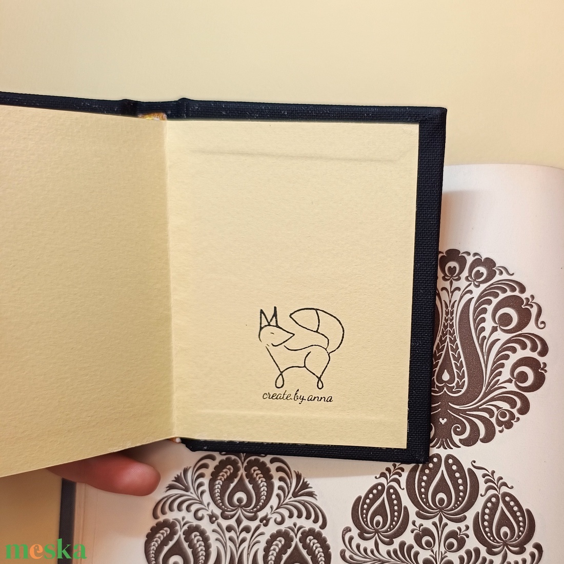 vászon borítású notesz arany népi mintával 7x9cm - otthon & életmód - papír, írószer - jegyzetfüzet & napló - Meska.hu