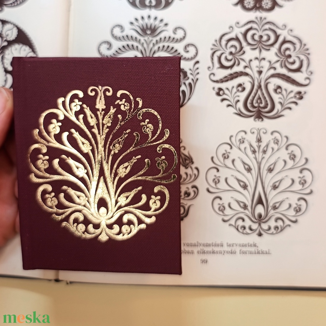vászon borítású notesz arany népi mintával 7x9cm - otthon & életmód - papír, írószer - jegyzetfüzet & napló - Meska.hu