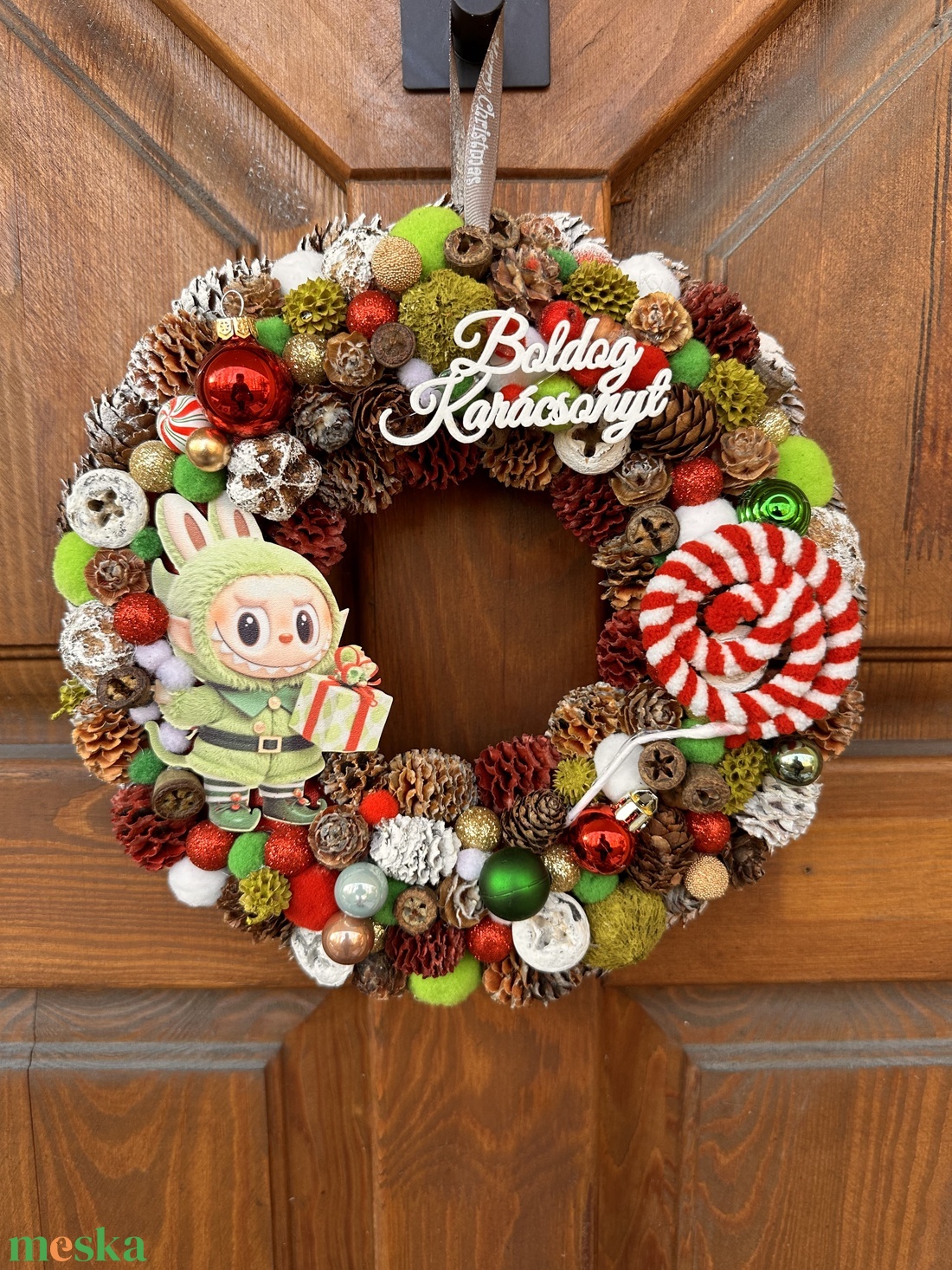 Labubu karácsonya - karácsony - karácsonyi lakásdekoráció - karácsonyi ajtódíszek - Meska.hu