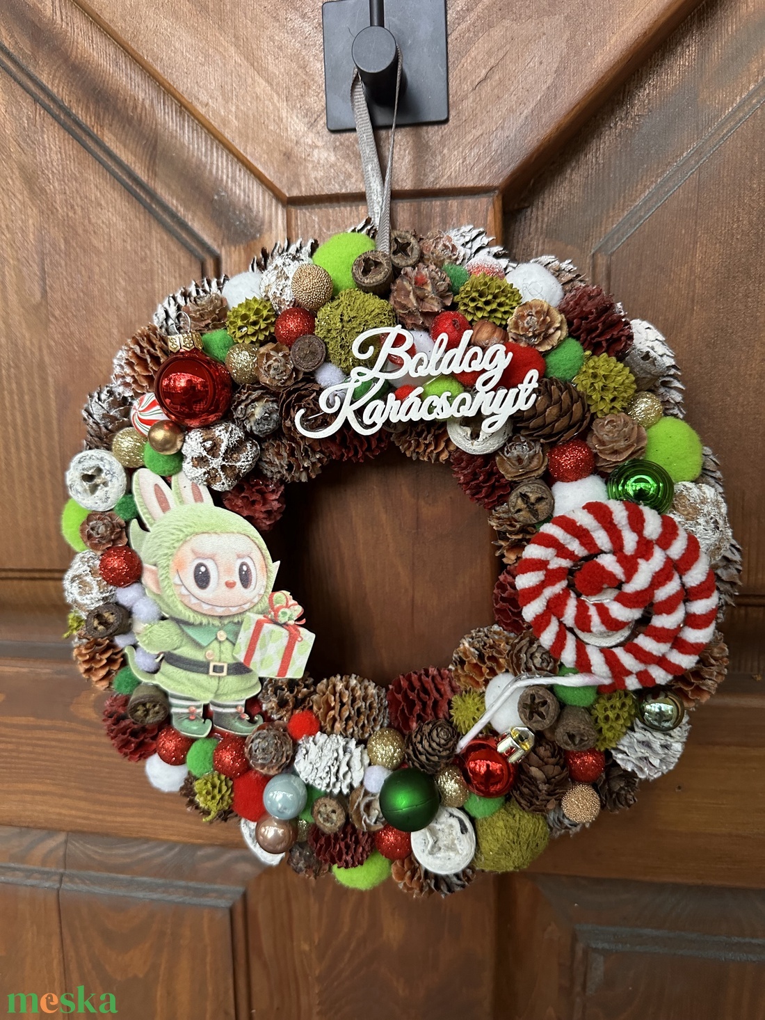 Labubu karacsony - karácsony - karácsonyi lakásdekoráció - karácsonyi ajtódíszek - Meska.hu