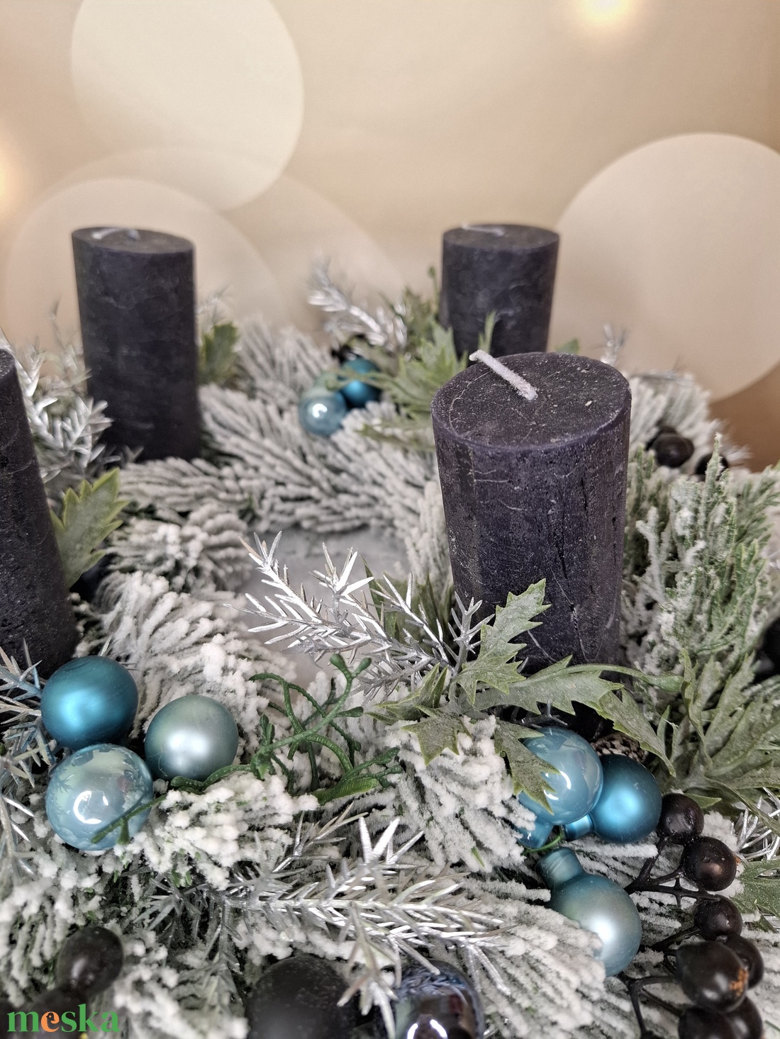 Adventi koszorú fekete gyertyával - karácsony - karácsonyi lakásdekoráció - karácsonyi lakásdíszek - Meska.hu