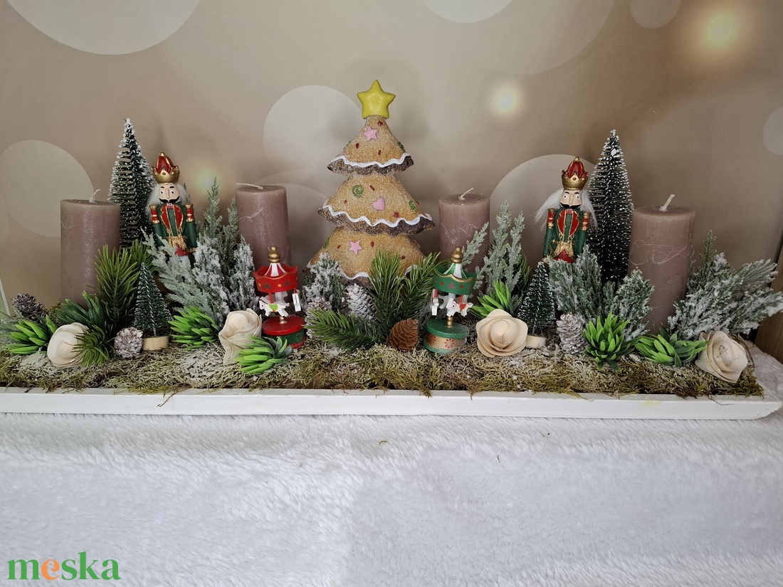 Adventi koszorú diótörővel - karácsony - karácsonyi lakásdekoráció - karácsonyi lakásdíszek - Meska.hu