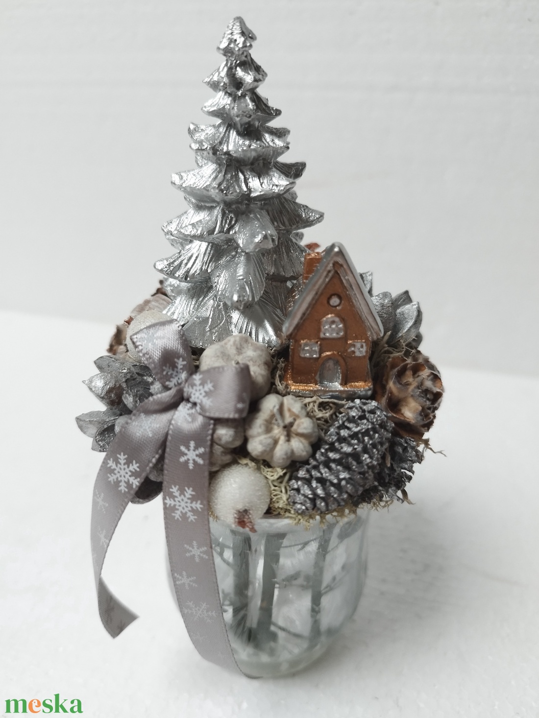Fenyőfa házikóval karácsonyi dísz - karácsony - karácsonyi lakásdekoráció - ünnepi asztaldekoráció - Meska.hu