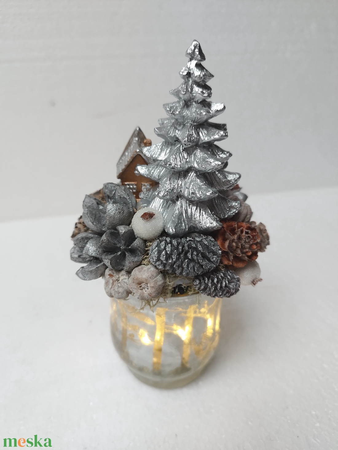 Fenyőfa házikóval karácsonyi dísz - karácsony - karácsonyi lakásdekoráció - ünnepi asztaldekoráció - Meska.hu