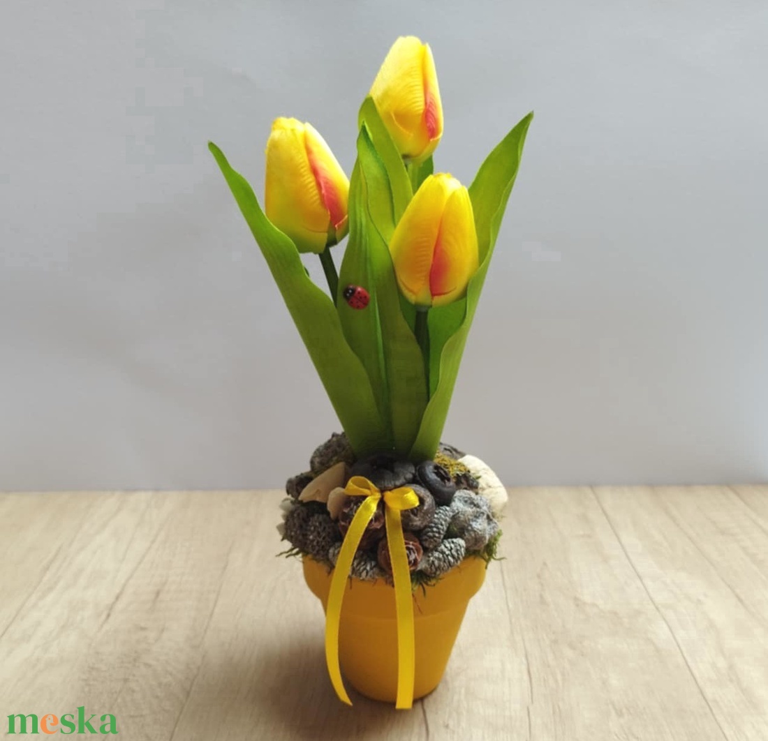 Tulipános tavaszi asztaldísz - otthon & életmód - dekoráció - asztal és polc dekoráció - asztaldísz - Meska.hu
