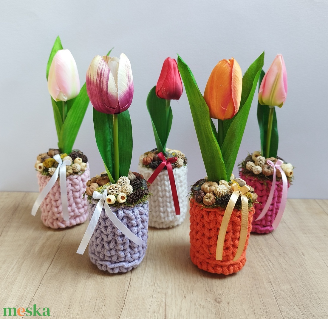 Tulipános tavaszi asztaldísz horgolt kaspóban - otthon & életmód - dekoráció - asztal és polc dekoráció - asztaldísz - Meska.hu Tulipános tavaszi asztaldísz horgolt kaspóban - otthon & életmód - dekoráció - asztal és polc dekoráció - asztaldísz - Meska.hu