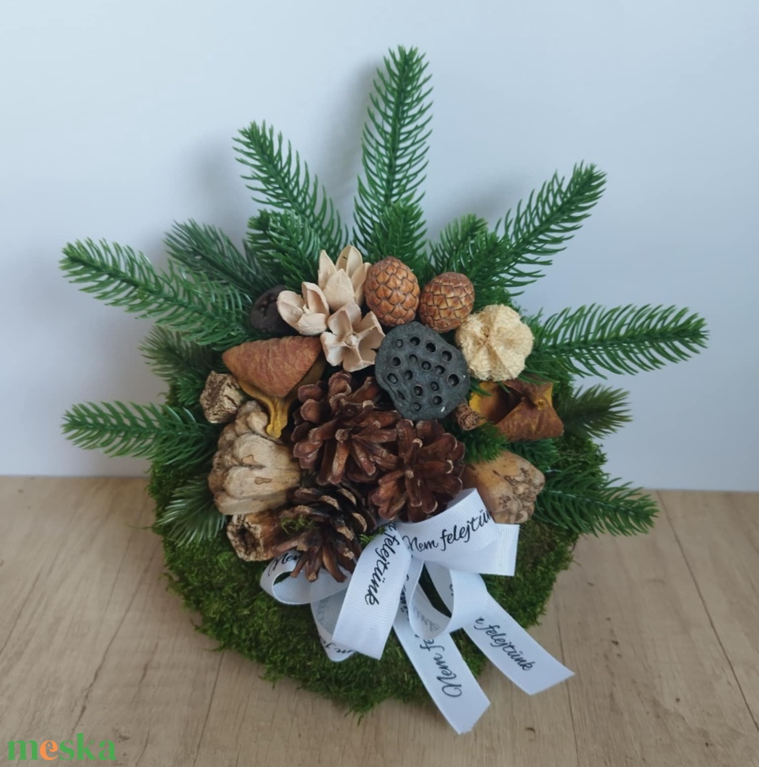 Moha koszorú fenyővel 20cm (kegyeleti dísz, sírdísz) - otthon & életmód - vallás - temetkezési tárgy - Meska.hu Moha koszorú fenyővel 20cm (kegyeleti dísz, sírdísz) - otthon & életmód - vallás - temetkezési tárgy - Meska.hu