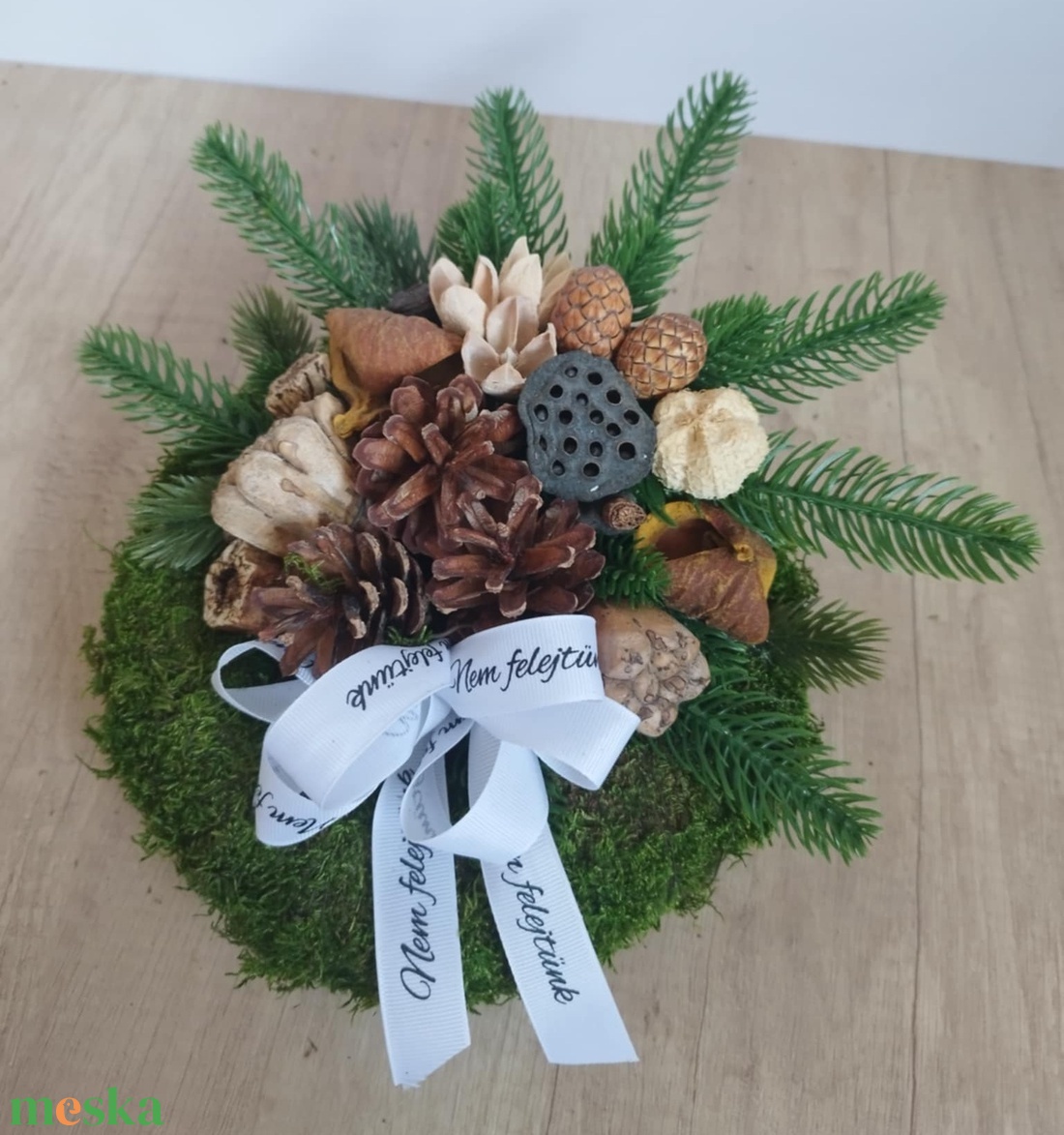Moha koszorú fenyővel 20cm (kegyeleti dísz, sírdísz) - otthon & életmód - vallás - temetkezési tárgy - Meska.hu Moha koszorú fenyővel 20cm (kegyeleti dísz, sírdísz) - otthon & életmód - vallás - temetkezési tárgy - Meska.hu