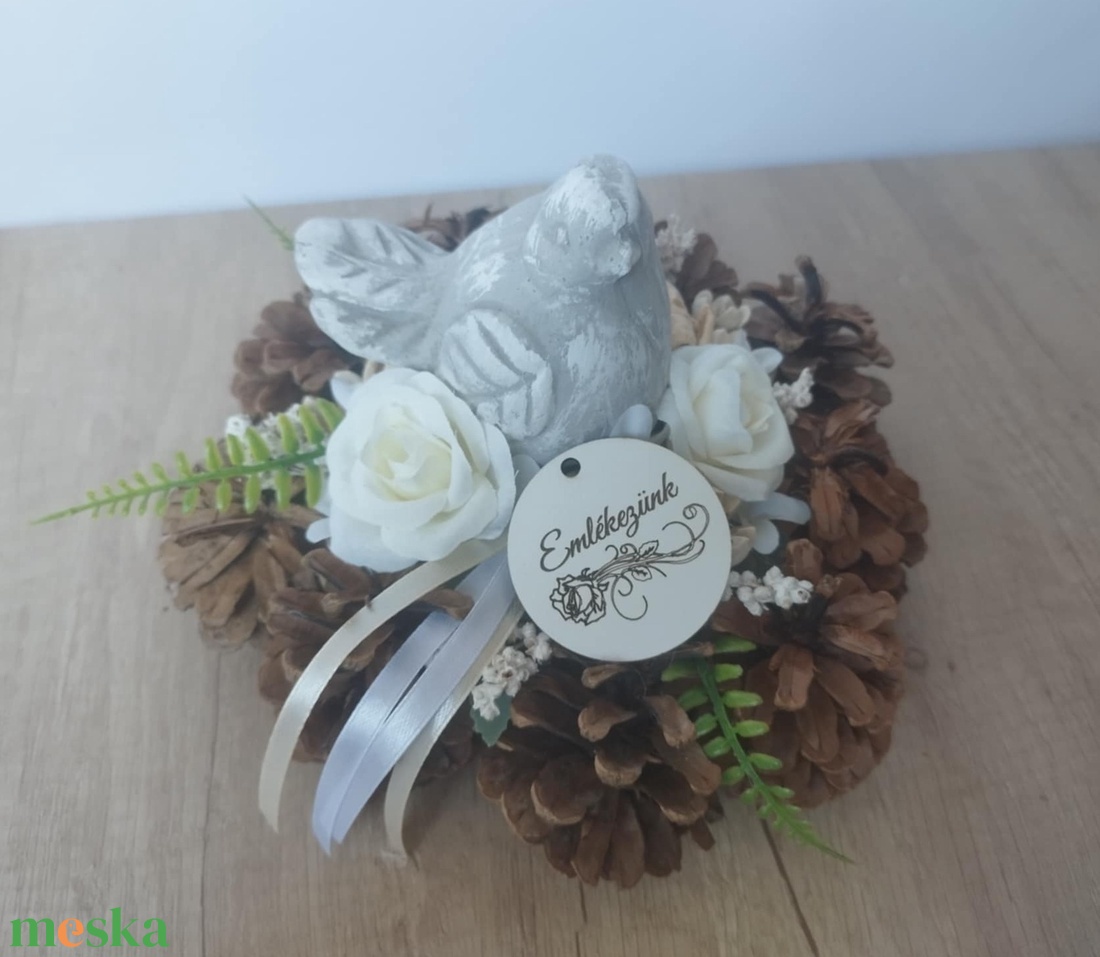 Toboz koszorú madárral 20cm (Sírdísz, kegyeleti dísz) - otthon & életmód - vallás - temetkezési tárgy - Meska.hu Toboz koszorú madárral 20cm (Sírdísz, kegyeleti dísz) - otthon & életmód - vallás - temetkezési tárgy - Meska.hu