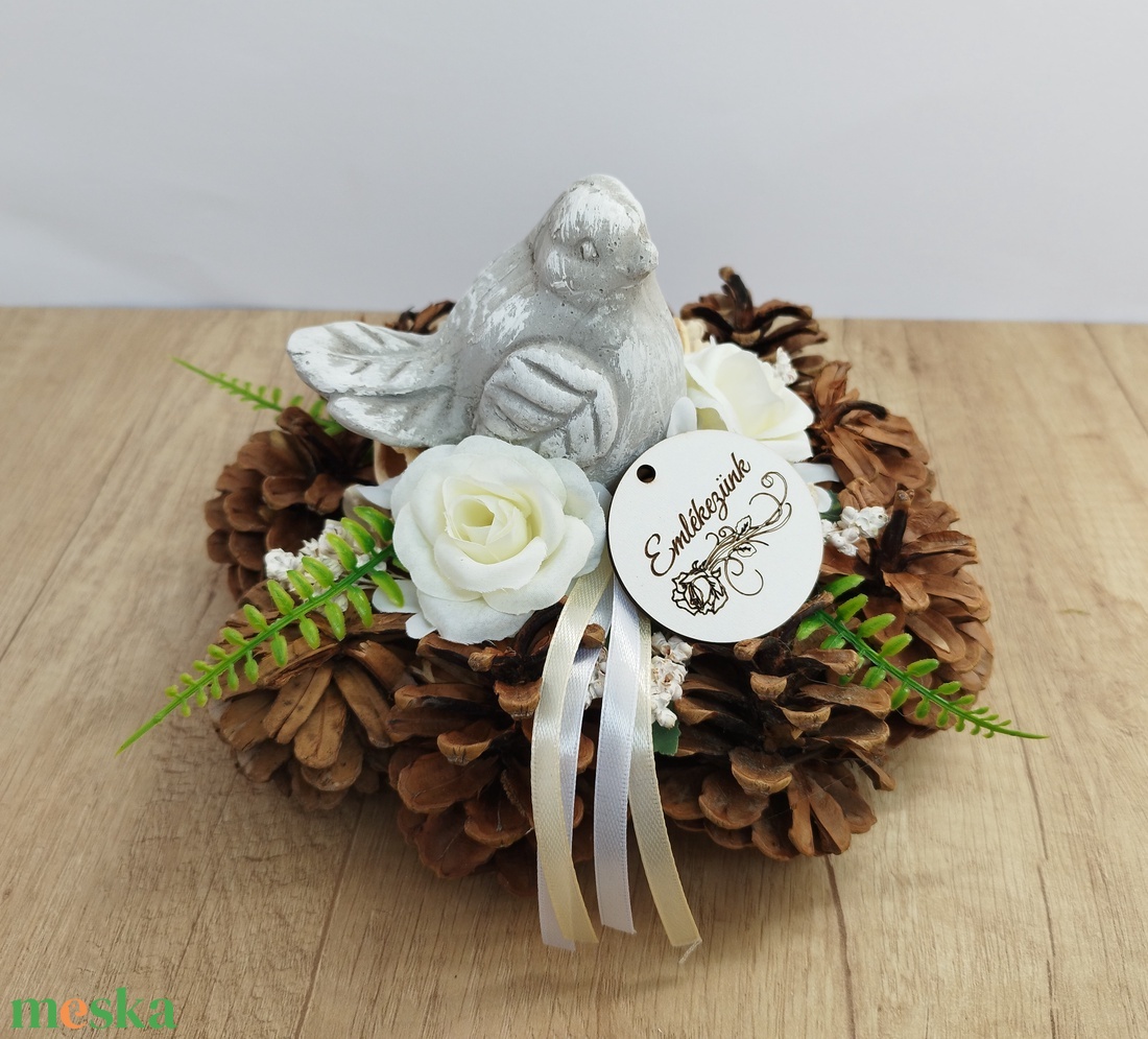 Toboz koszorú madárral 20cm (Sírdísz, kegyeleti dísz) - otthon & életmód - vallás - temetkezési tárgy - sírkoszorú, kegyeleti koszorú - Meska.hu Toboz koszorú madárral 20cm (Sírdísz, kegyeleti dísz) - otthon & életmód - vallás - temetkezési tárgy - sírkoszorú, kegyeleti koszorú - Meska.hu