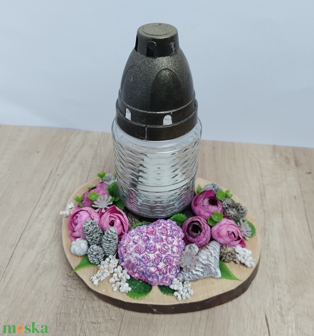 Fa korongos  kegyeleti dísz (sírdísz) - otthon & életmód - vallás - temetkezési tárgy - temetői gyertyák, mécsesek - Meska.hu Fa korongos  kegyeleti dísz (sírdísz) - otthon & életmód - vallás - temetkezési tárgy - temetői gyertyák, mécsesek - Meska.hu