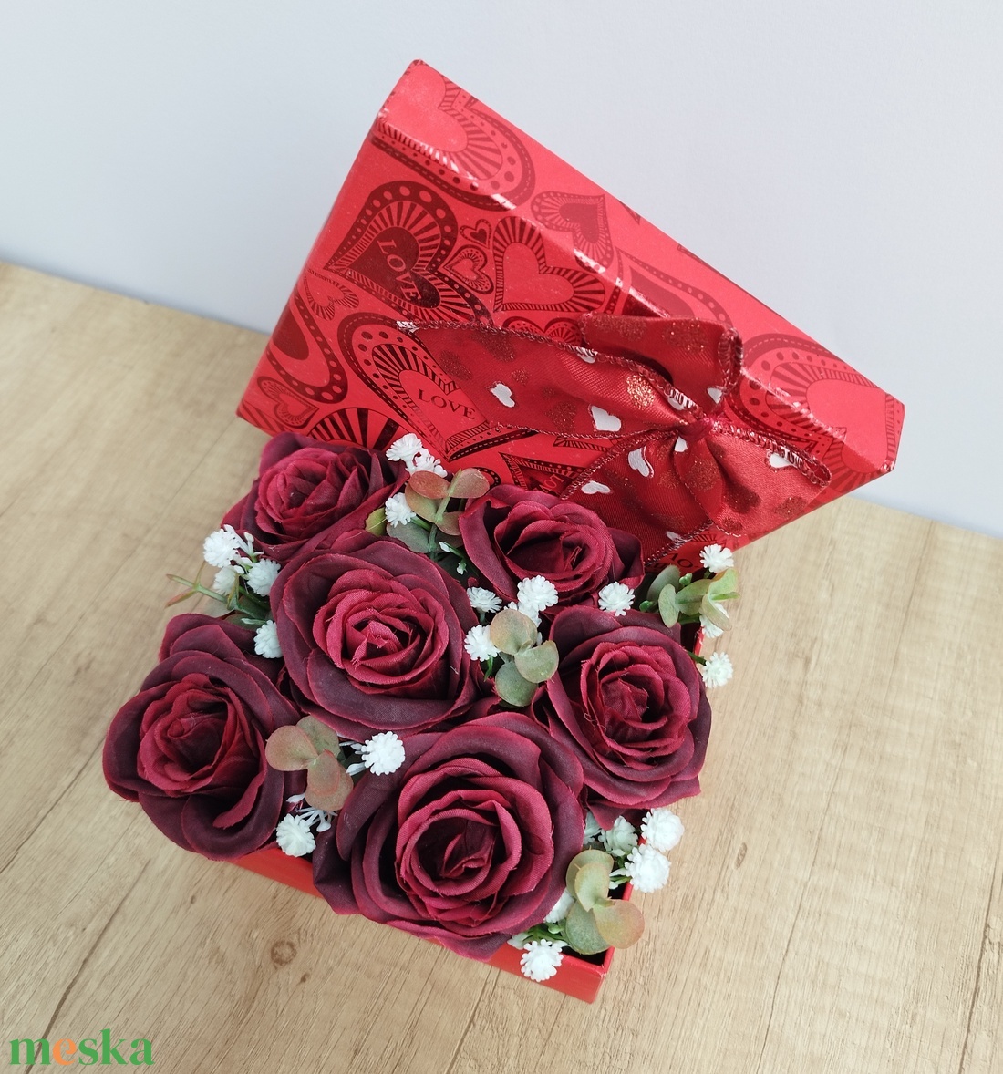 Valentin napi virágdoboz  - otthon & életmód - virágdekoráció - virágok - virágbox - Meska.hu