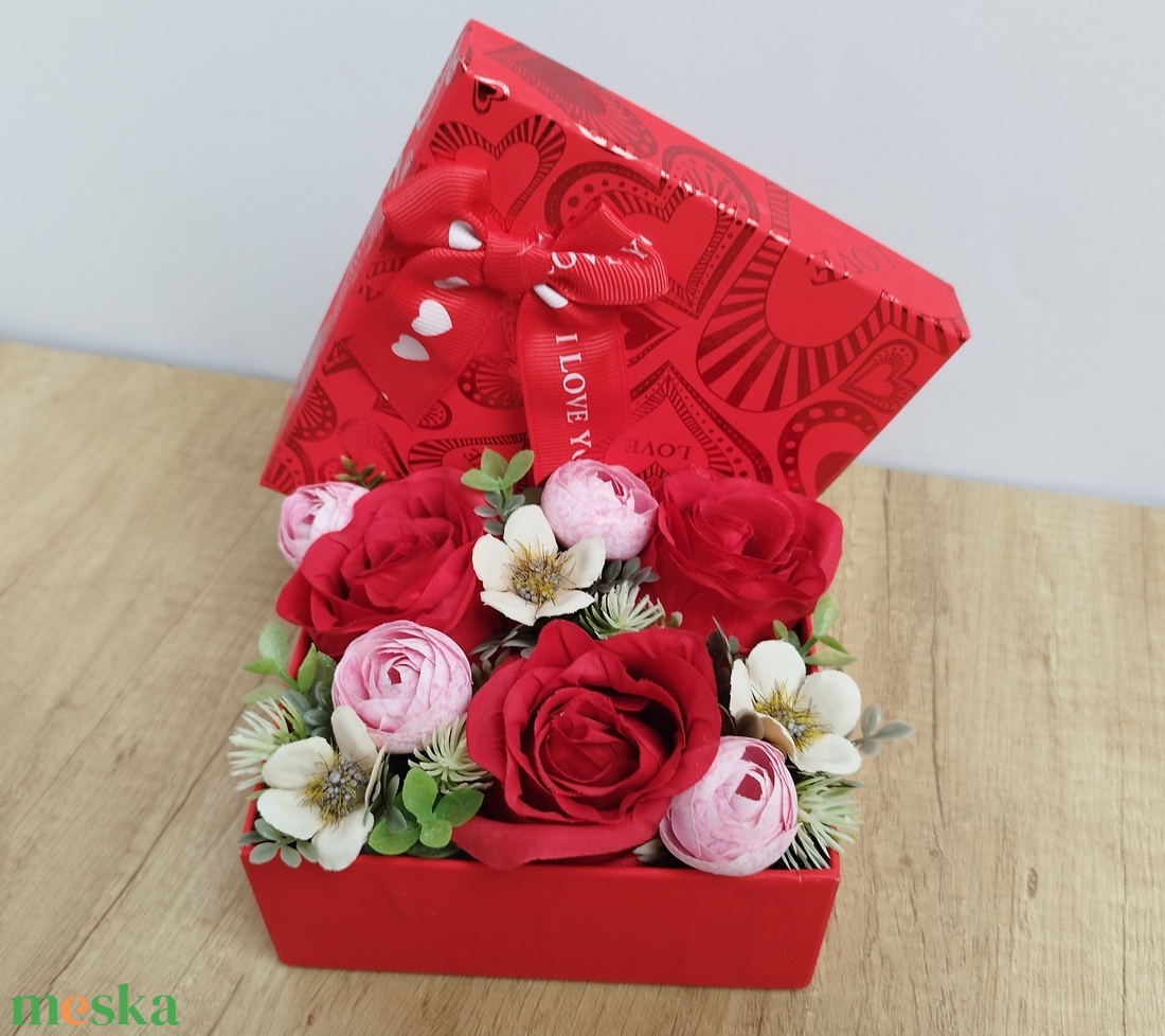 Valentin napi virágdoboz  - otthon & életmód - virágdekoráció - virágok - virágbox - Meska.hu
