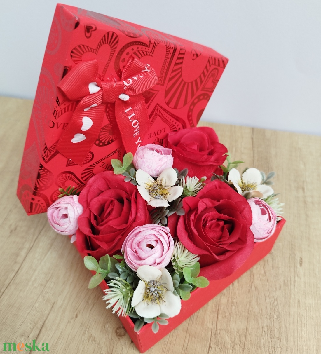 Valentin napi virágdoboz  - otthon & életmód - virágdekoráció - virágok - virágbox - Meska.hu