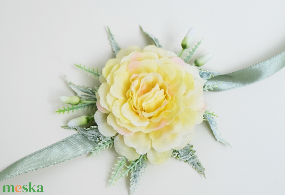 Esküvői csuklódísz selyemvirágból sárga - esküvő - ékszer - karkötő & csuklódísz - Meska.hu