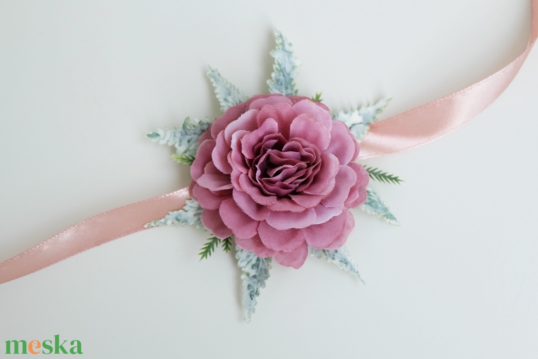 Esküvői csuklódísz selyemvirágból mályva rózsaszín - esküvő - ékszer - karkötő & csuklódísz - Meska.hu
