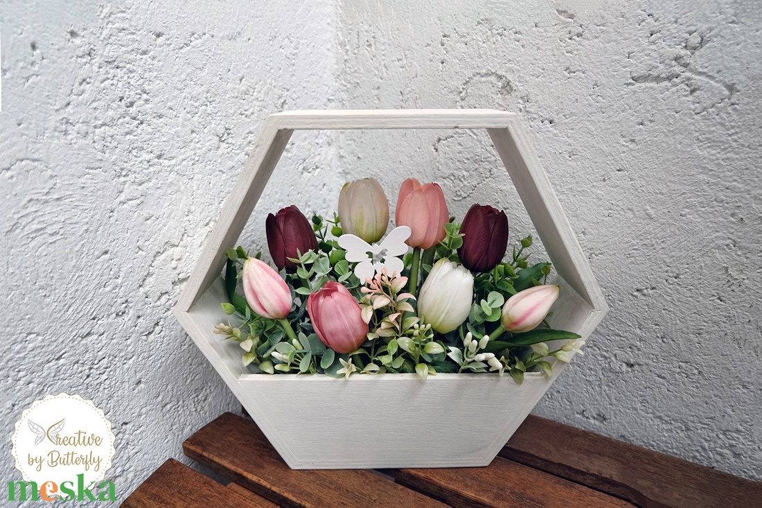 Tulipános asztaldísz tavaszi asztaldísz élethű gumi tulipánnal  - otthon & életmód - virágdekoráció - virágdíszek - asztali virágdísz - Meska.hu