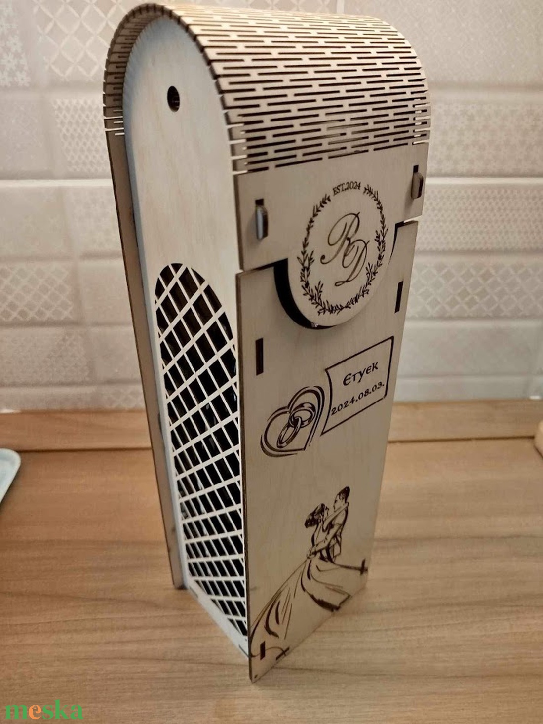 Egyedi boros doboz - szülőköszöntő ajándék - esküvő - emlék & ajándék - szülőköszöntő ajándék - Meska.hu