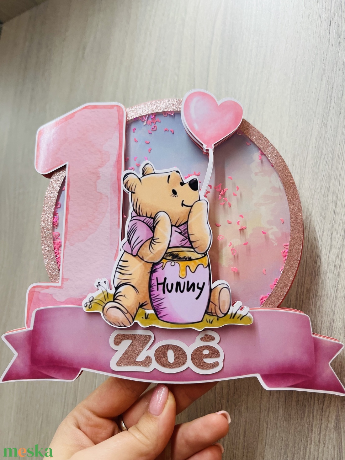 Micimackó (kislány) tortabeszúró - otthon & életmód - papír, írószer - ajándékozás kellékei - papírtorta - Meska.hu