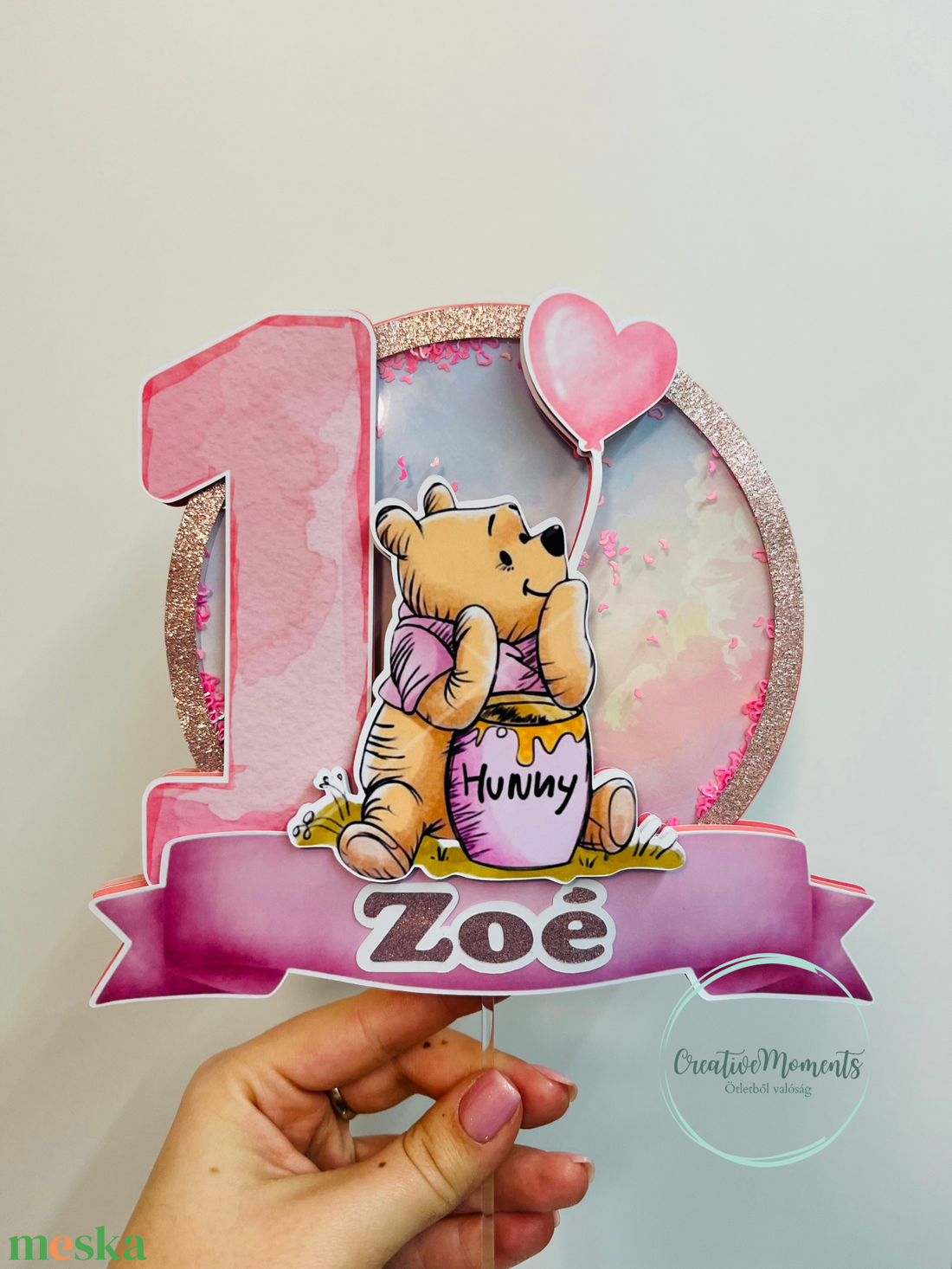 Micimackó (kislány) tortabeszúró - otthon & életmód - papír, írószer - ajándékozás kellékei - papírtorta - Meska.hu