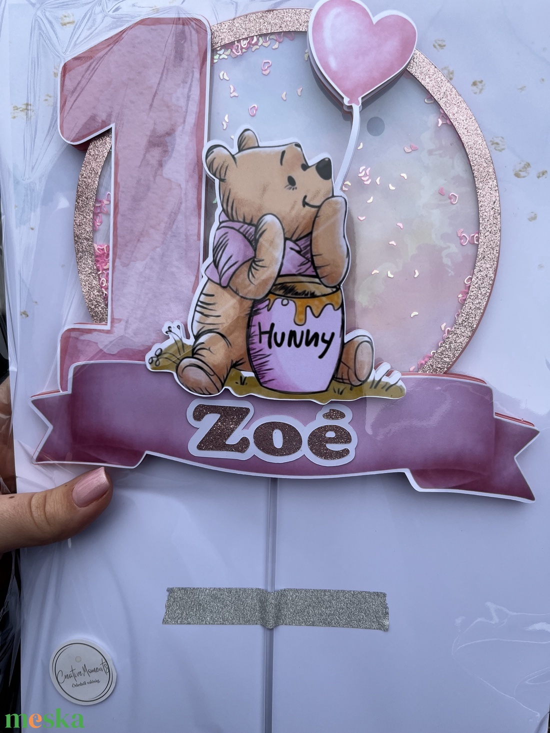 Micimackó (kislány) tortabeszúró - otthon & életmód - papír, írószer - ajándékozás kellékei - papírtorta - Meska.hu