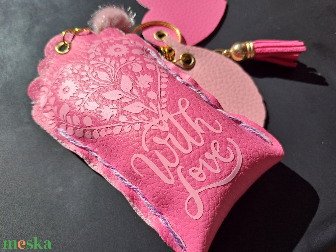 Igazi Pink Műbőr kulcstartó - táska & tok - kulcstartó & táskadísz - kulcstartó - Meska.hu Igazi Pink Műbőr kulcstartó - táska & tok - kulcstartó & táskadísz - kulcstartó - Meska.hu