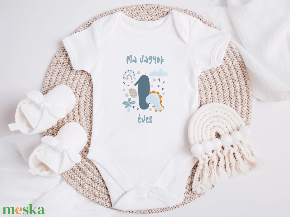 Születésnapi baba body, Dinós baba body, kisfiúnak, baba köszöntő, születésnapi baba body - ruha & divat - babaruha & gyerekruha - body - Meska.hu