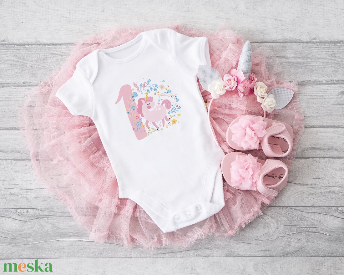 Születésnapi baba body, unikornisos, tütü tüll szoknya és fejpánt szettel - ruha & divat - babaruha & gyerekruha - body - Meska.hu Születésnapi baba body, unikornisos, tütü tüll szoknya és fejpánt szettel - ruha & divat - babaruha & gyerekruha - body - Meska.hu