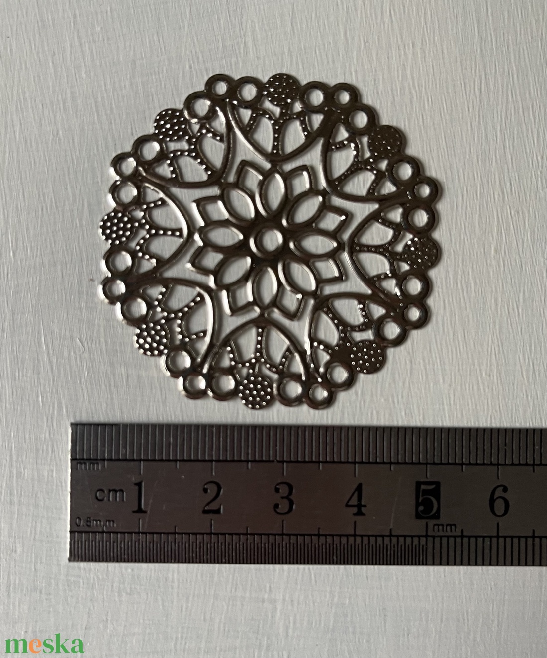 Kiárusítás, ezüst színű hópehely, fém medál  - kellékek & szerszámok - ékszerkellék - charmok - Meska.hu