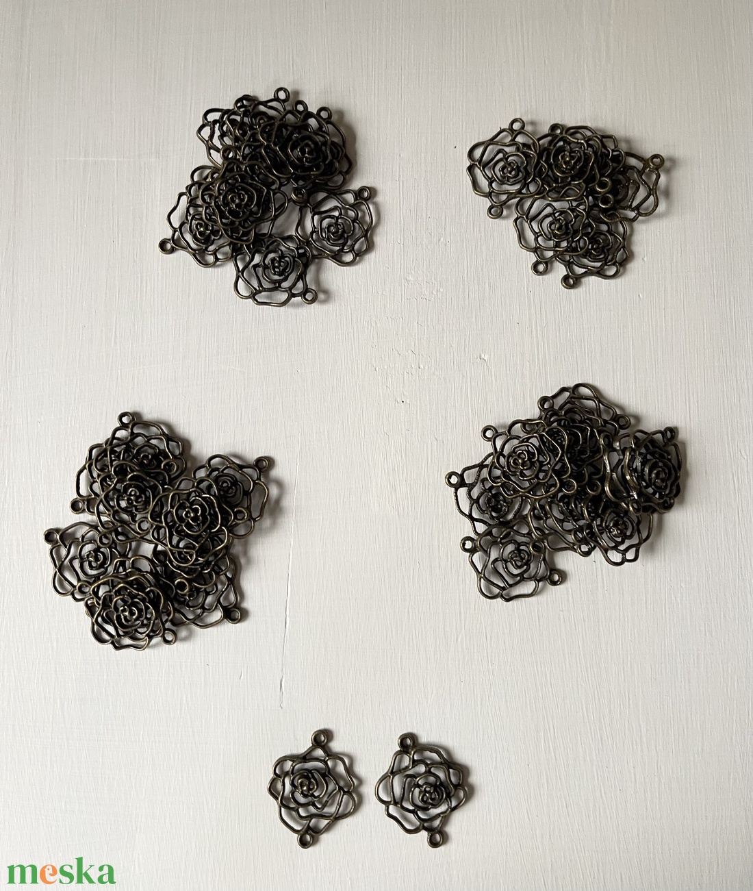 Kiárusítás, réz színű rózsa alakú, fém medál  - kellékek & szerszámok - ékszerkellék - charmok - Meska.hu