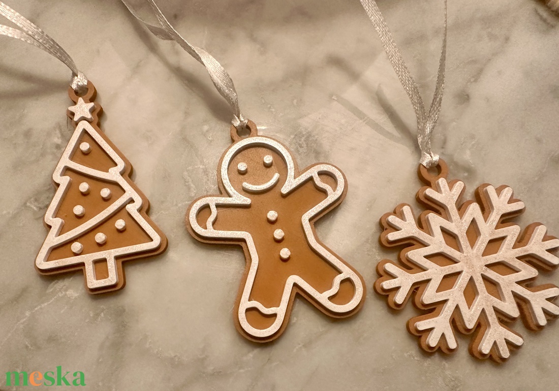 Műanyag Mézeskalács karácsonyi dísz - karácsony - karácsonyi lakásdekoráció - karácsonyfadíszek - Meska.hu
