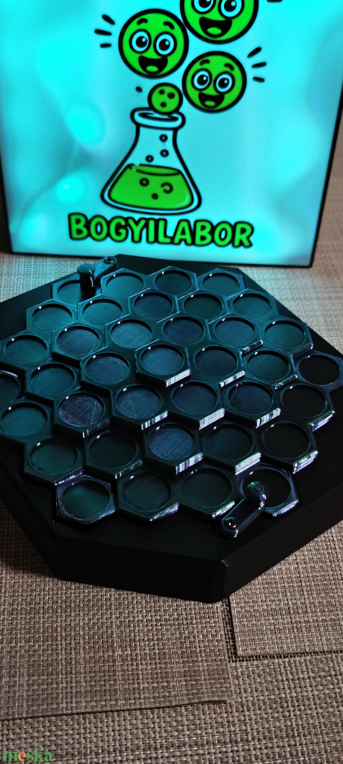 Ügyességi társasjáték - játék & sport - táblajáték és kártyajáték - társasjátékok - dobókocka - Meska.hu