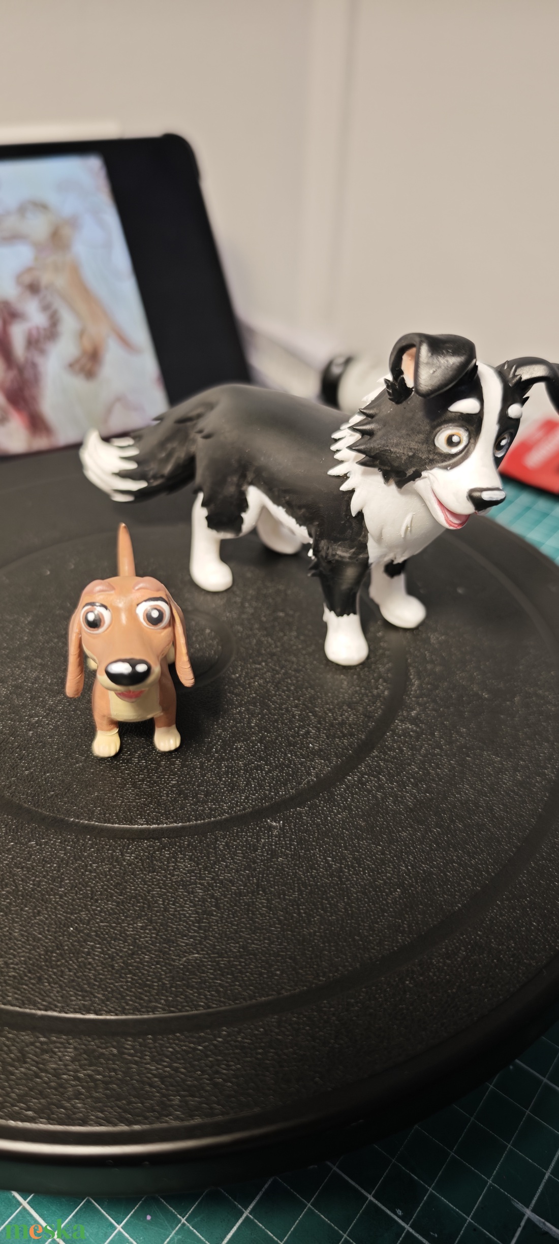 Egyedi rajz alapján készült kutyák - otthon & életmód - dekoráció - asztal és polc dekoráció - könyvszobor - Meska.hu