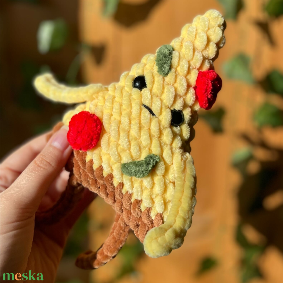 Horgolt plüss pizza szelet - játék & sport - plüssállat & játékfigura - más figura - Meska.hu